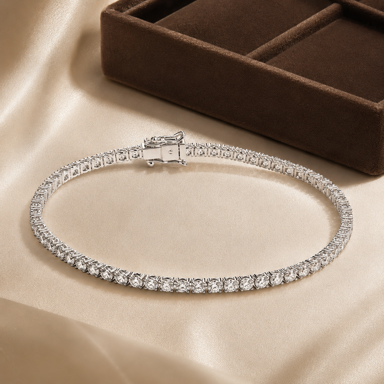 Pulseira Riviera Clara em outro ângulo